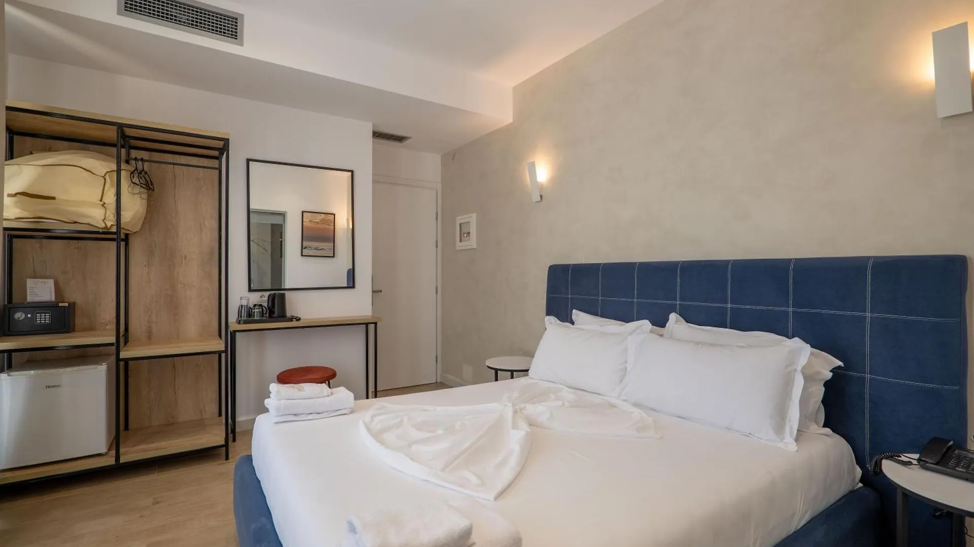 Art Hotel Sarandë 4*,  Albánie