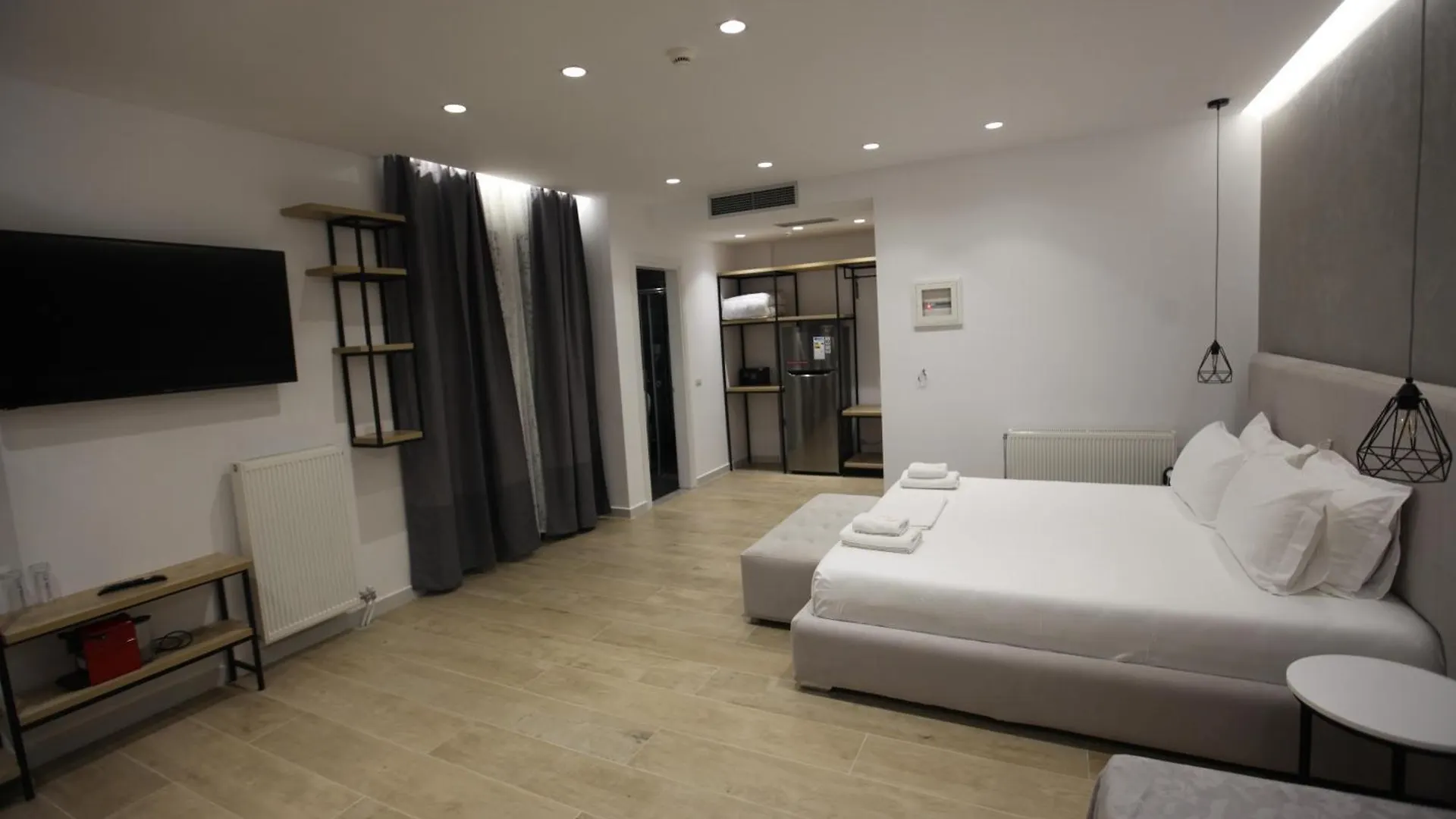 Art Hotel Sarande 4*,  Albania
